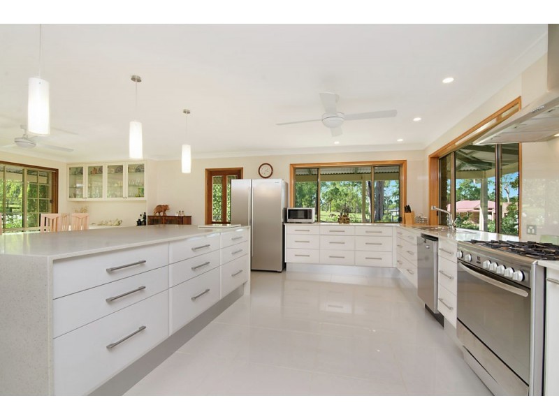 8 Crestwood Road, Jilliby NSW 2259