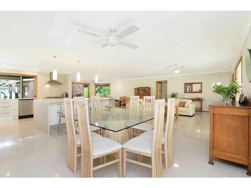 8 Crestwood Road, Jilliby NSW 2259