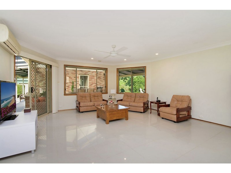 8 Crestwood Road, Jilliby NSW 2259