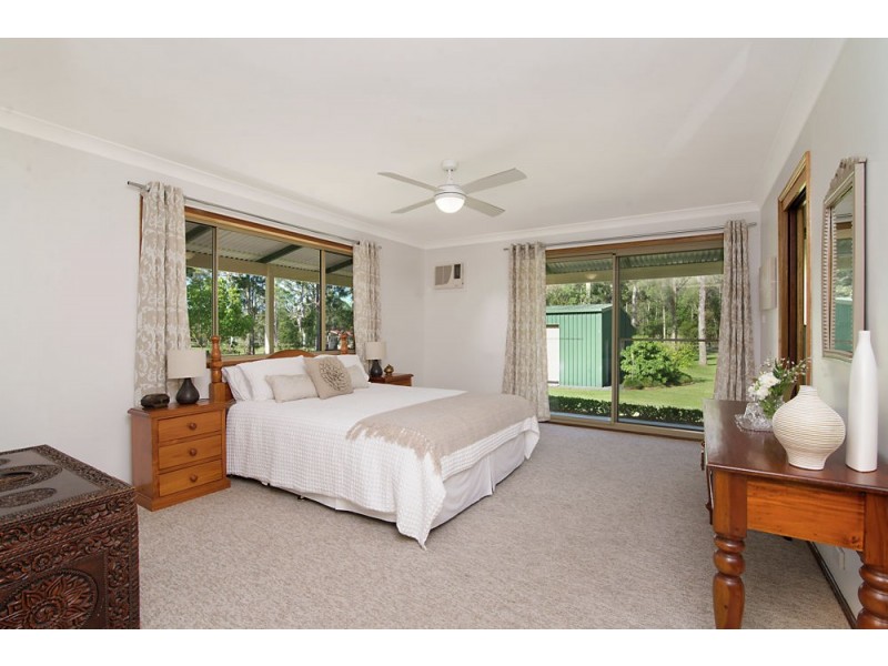 8 Crestwood Road, Jilliby NSW 2259