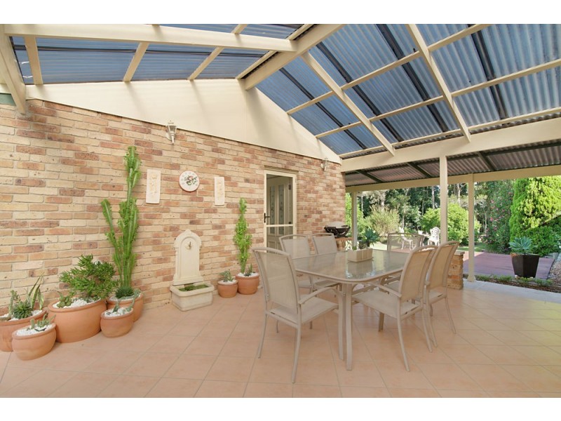 8 Crestwood Road, Jilliby NSW 2259