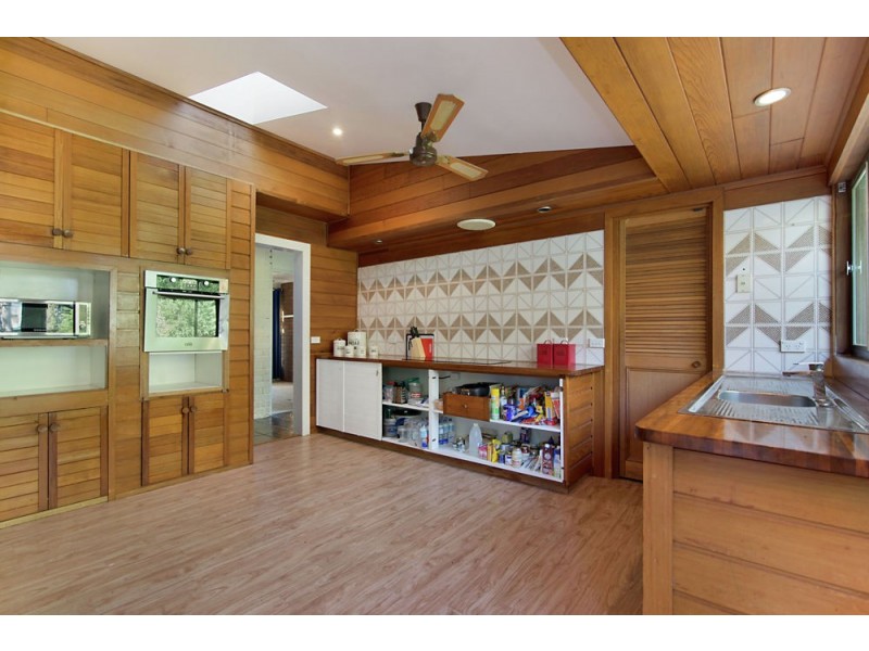 134 Marks Road, Gorokan NSW 2263