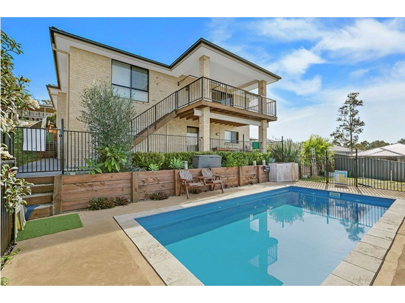 1 Maroubra Close, Wadalba NSW 2259