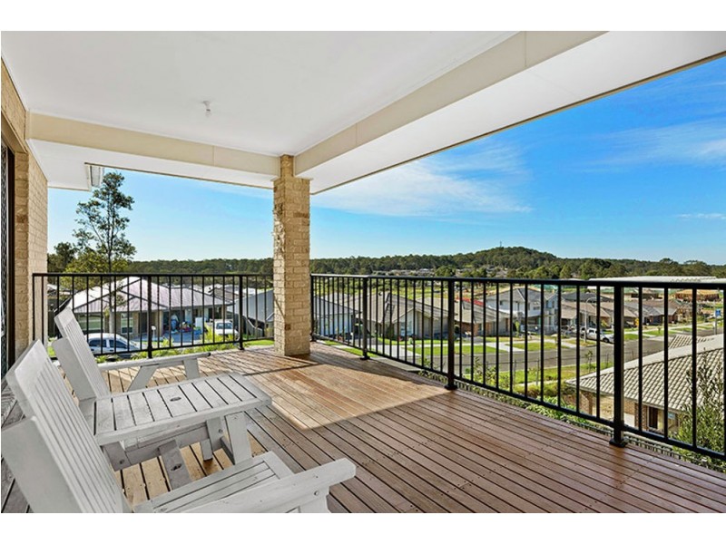 1 Maroubra Close, Wadalba NSW 2259