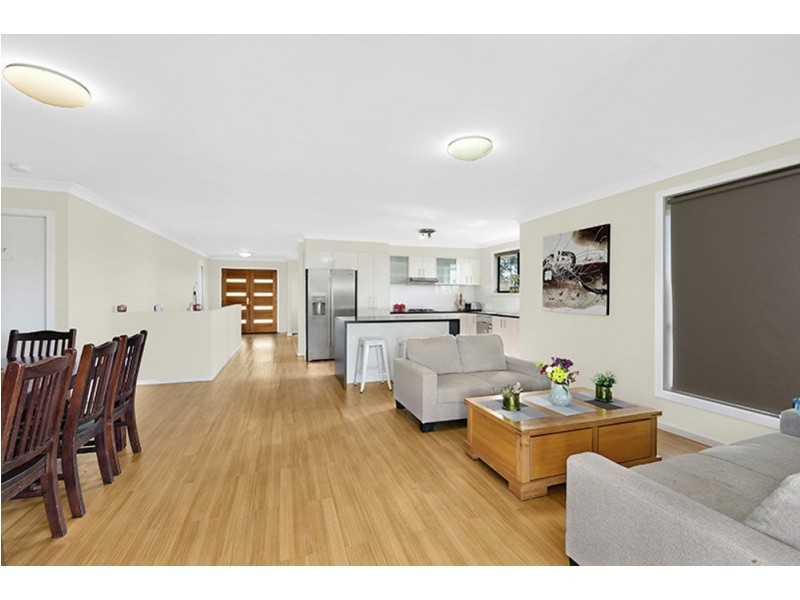 1 Maroubra Close, Wadalba NSW 2259