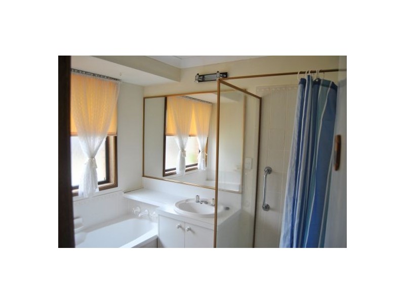 2 Casurina Close, Lake Haven NSW 2263