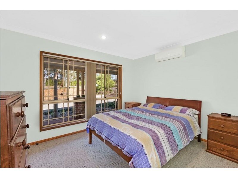 4 Burlington Avenue, Jilliby NSW 2259