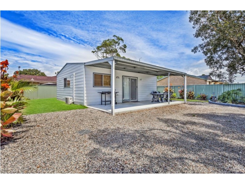 14a Nichols Avenue, Gorokan NSW 2263