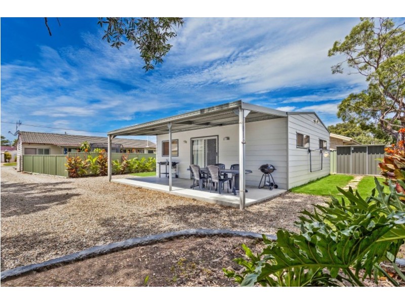 14a Nichols Avenue, Gorokan NSW 2263