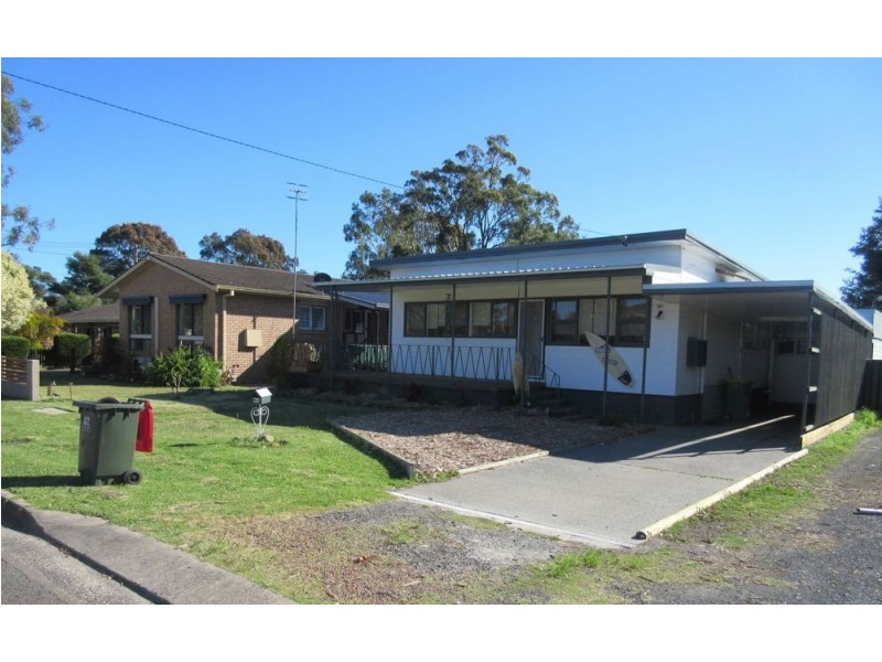 43 Kerry Crescent, Berkeley Vale NSW 2261