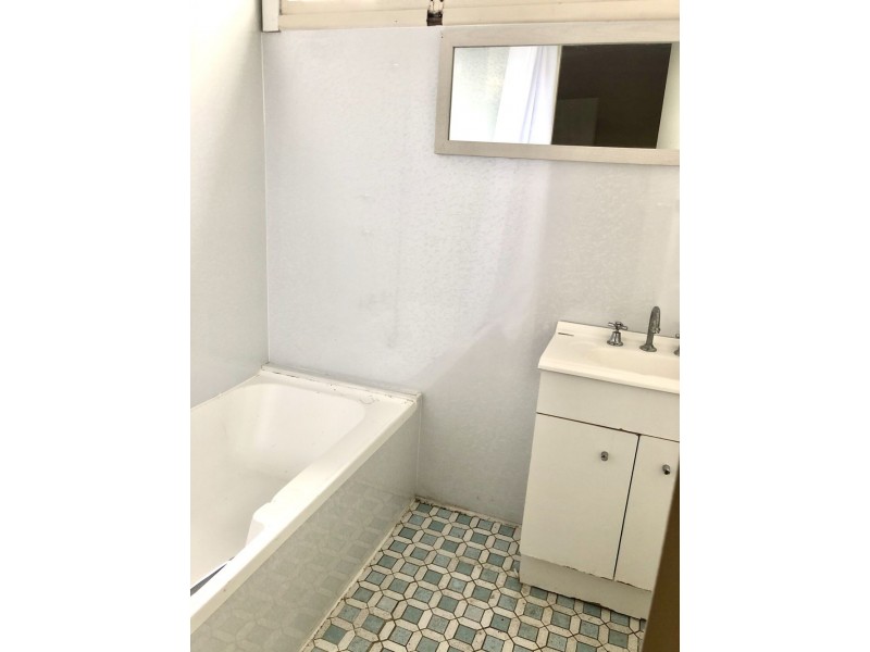 43 Kerry Crescent, Berkeley Vale NSW 2261