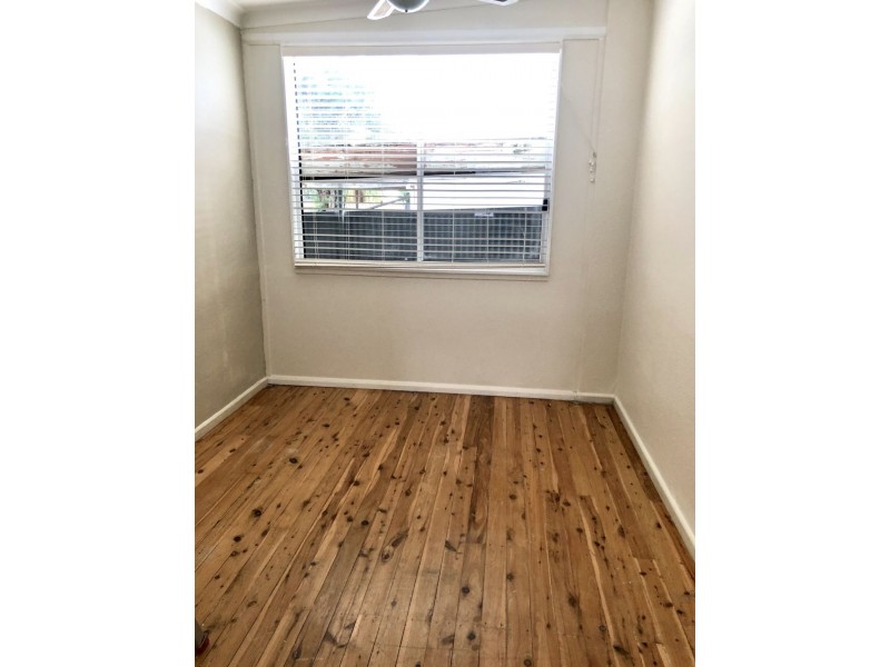 43 Kerry Crescent, Berkeley Vale NSW 2261