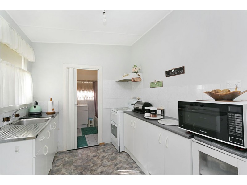 135 Wallarah Road, Gorokan NSW 2263