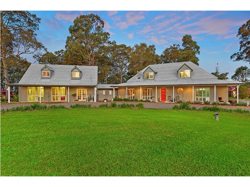 17 Burlington Avenue, Jilliby NSW 2259