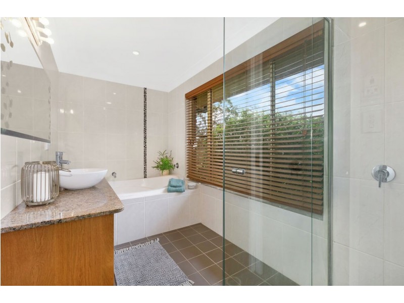 2 Crestwood Road, Jilliby NSW 2259