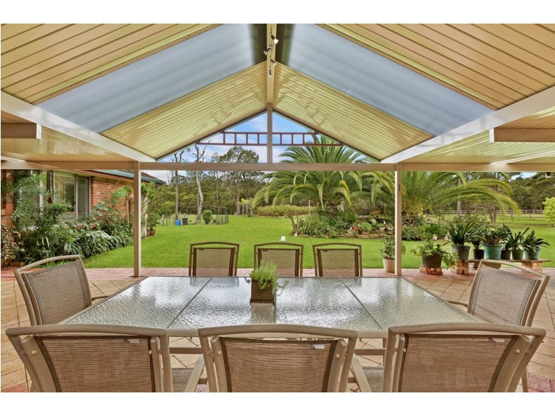 2 Crestwood Road, Jilliby NSW 2259