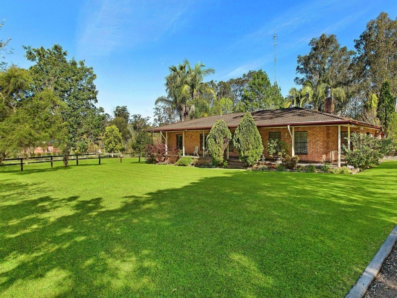 2 Jascaren Close, Jilliby NSW 2259