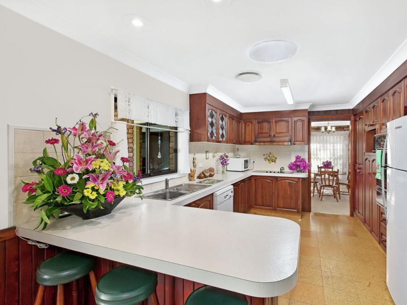 2 Jascaren Close, Jilliby NSW 2259