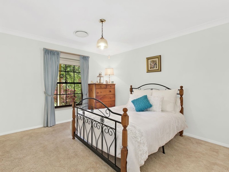 2 Jascaren Close, Jilliby NSW 2259