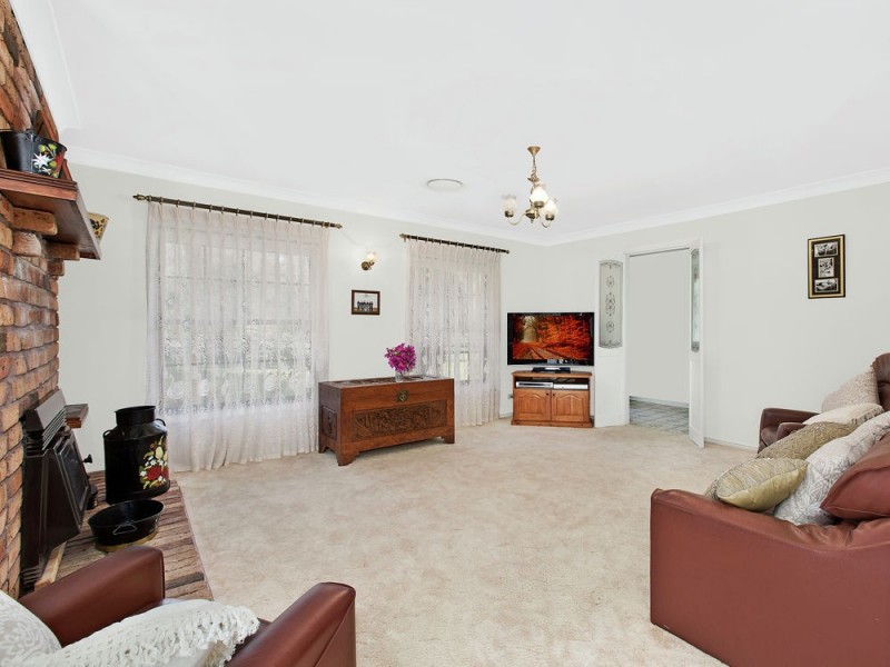 2 Jascaren Close, Jilliby NSW 2259