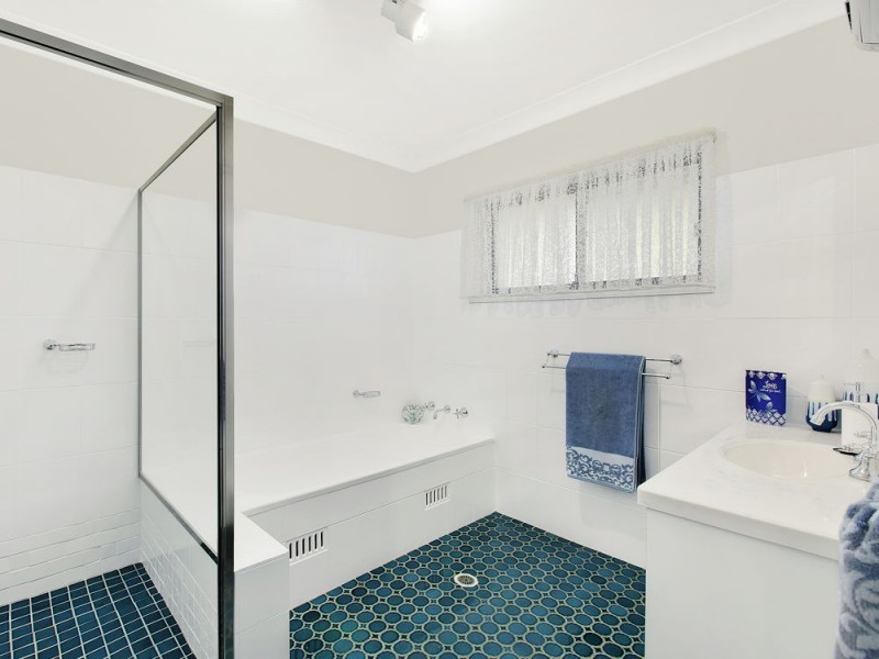 2 Jascaren Close, Jilliby NSW 2259