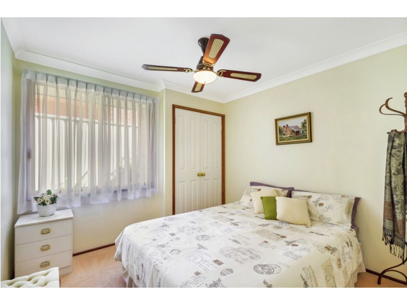 15 Christopher Crescent, Lake Haven NSW 2263