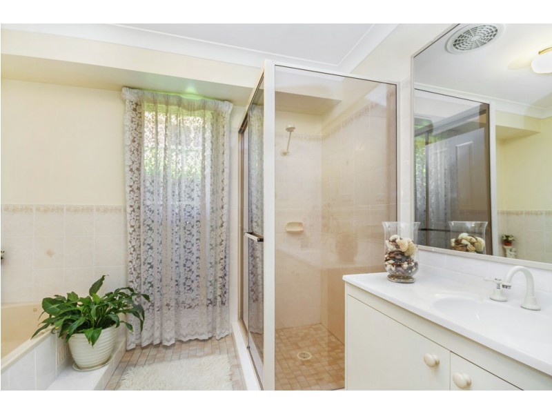 15 Christopher Crescent, Lake Haven NSW 2263