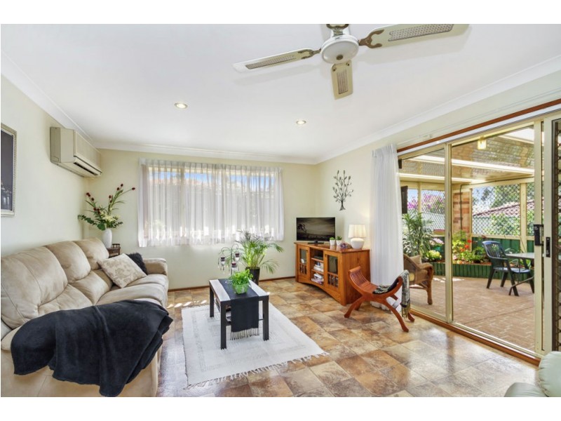 15 Christopher Crescent, Lake Haven NSW 2263