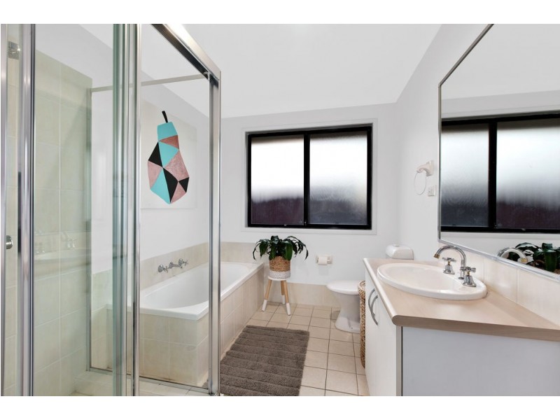 7 Manchurian Way, Wadalba NSW 2259