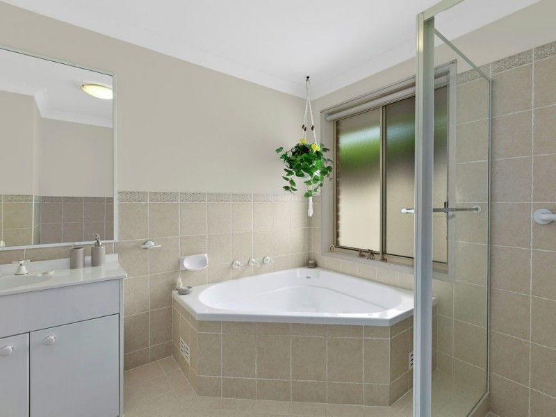 6 Spotted Gum Close, Hamlyn Terrace NSW 2259