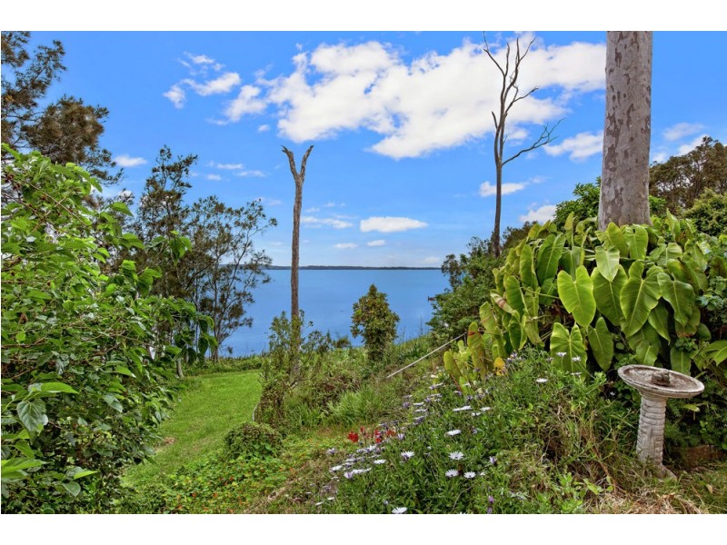 128 Tuggerawong Road, Wyongah NSW 2259