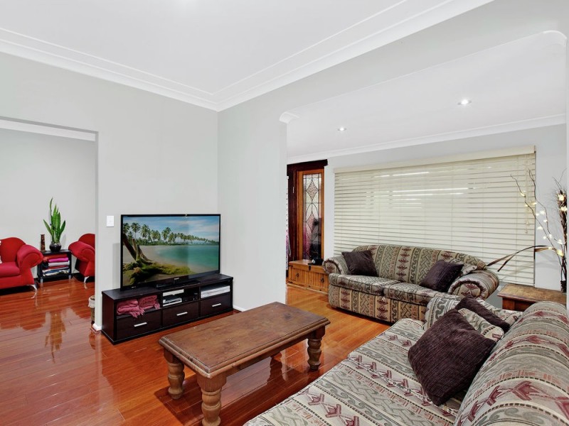 5 Crystal Crescent, Wyong NSW 2259