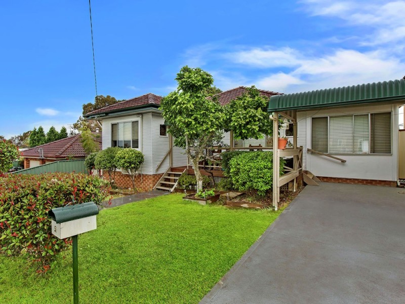 5 Crystal Crescent, Wyong NSW 2259