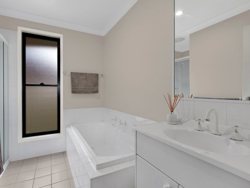 7 Railway Street, Wyee Point NSW 2259