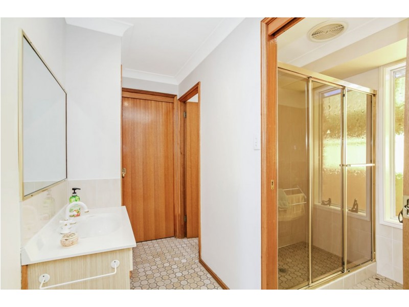 22 Avonlea Avenue, Gorokan NSW 2263