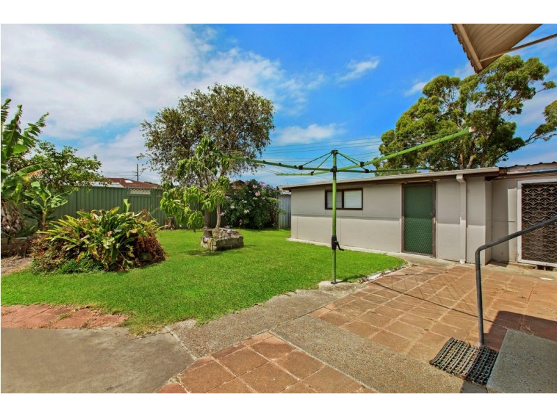 83 Robson Avenue, Gorokan NSW 2263