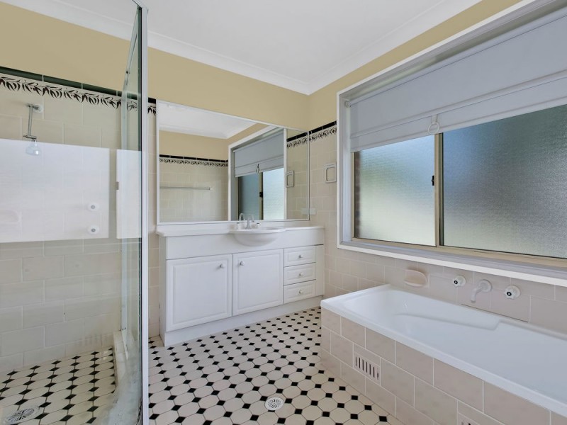 24 Lake Street, Wyee Point NSW 2259