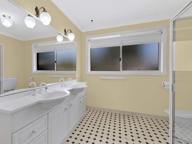 24 Lake Street, Wyee Point NSW 2259