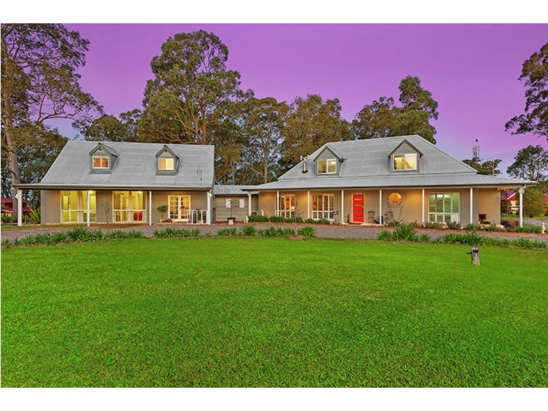 17 Burlington Avenue, Jilliby NSW 2259