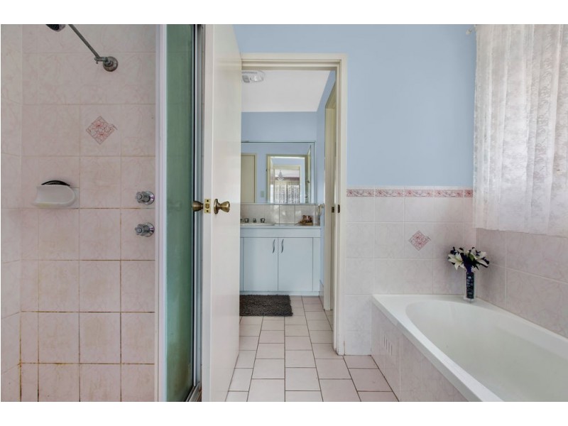 20 Scenic Circle, Budgewoi NSW 2262