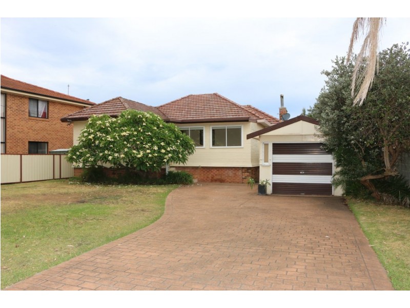 35 Viewpoint Drive, Toukley NSW 2263