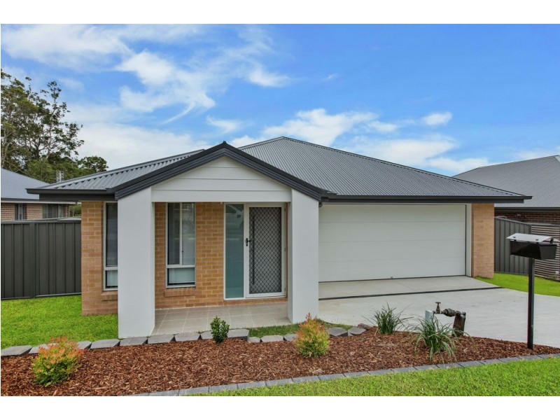 9 Barn Owl Avenue, Wadalba NSW 2259