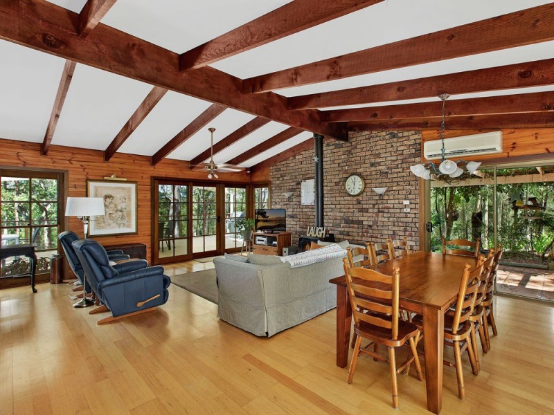 196 Woods Road, Jilliby NSW 2259