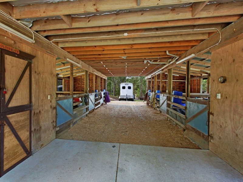 196 Woods Road, Jilliby NSW 2259