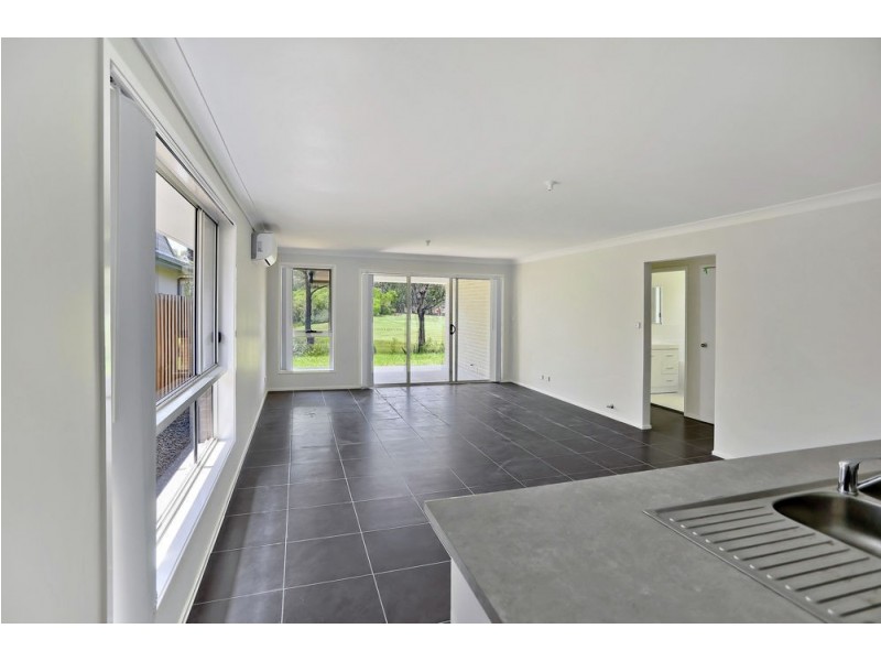 4 Emerald Waters Avenue, Wyong NSW 2259