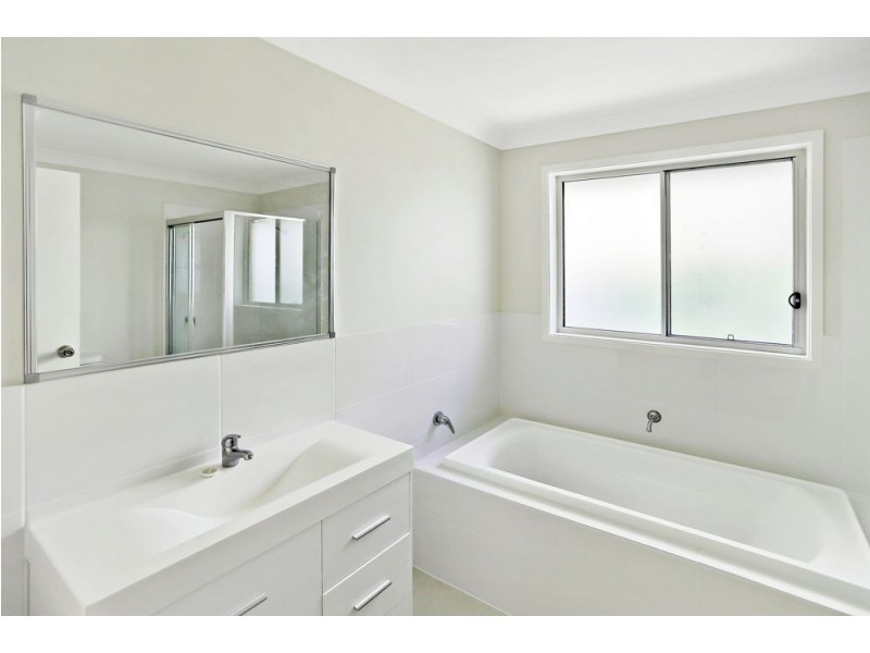 4 Emerald Waters Avenue, Wyong NSW 2259