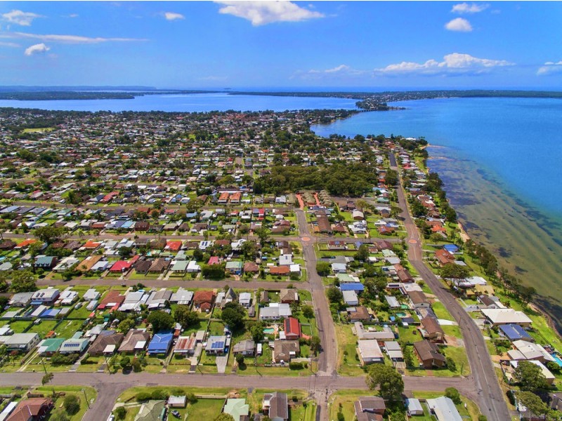 1 Jacqueline Avenue, Gorokan NSW 2263