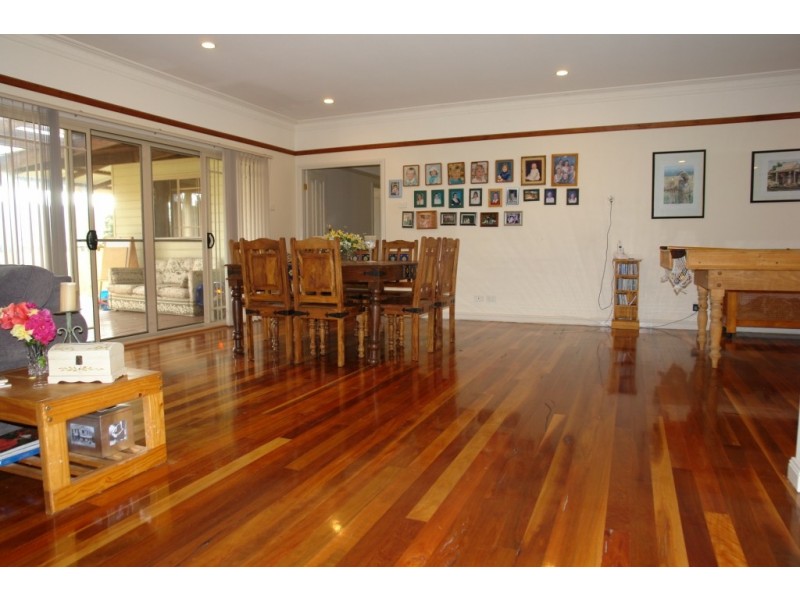 742 Smiths Road, Jilliby NSW 2259