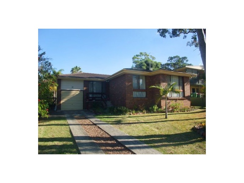 18 Una Avenue, Charmhaven NSW 2263