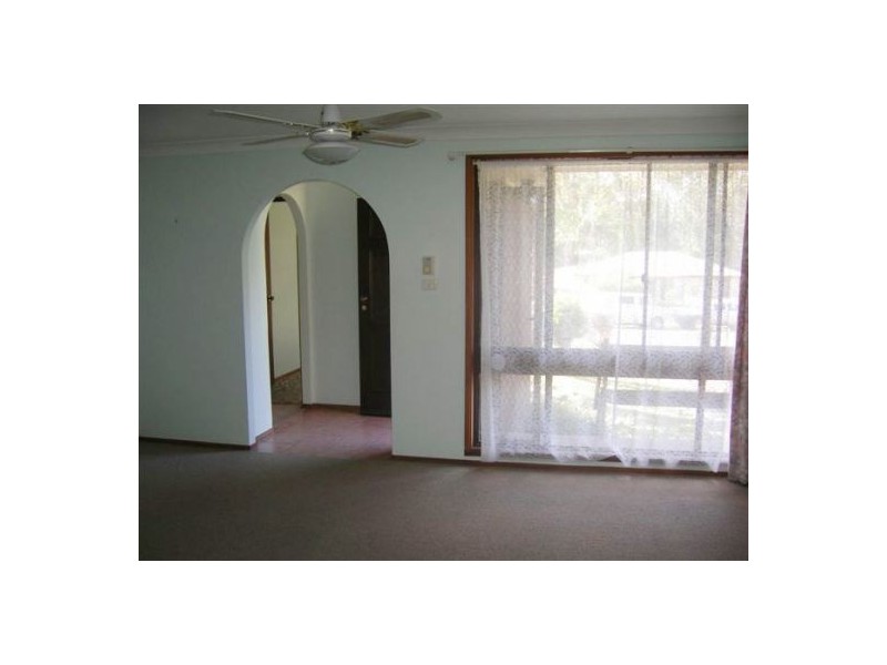 18 Una Avenue, Charmhaven NSW 2263